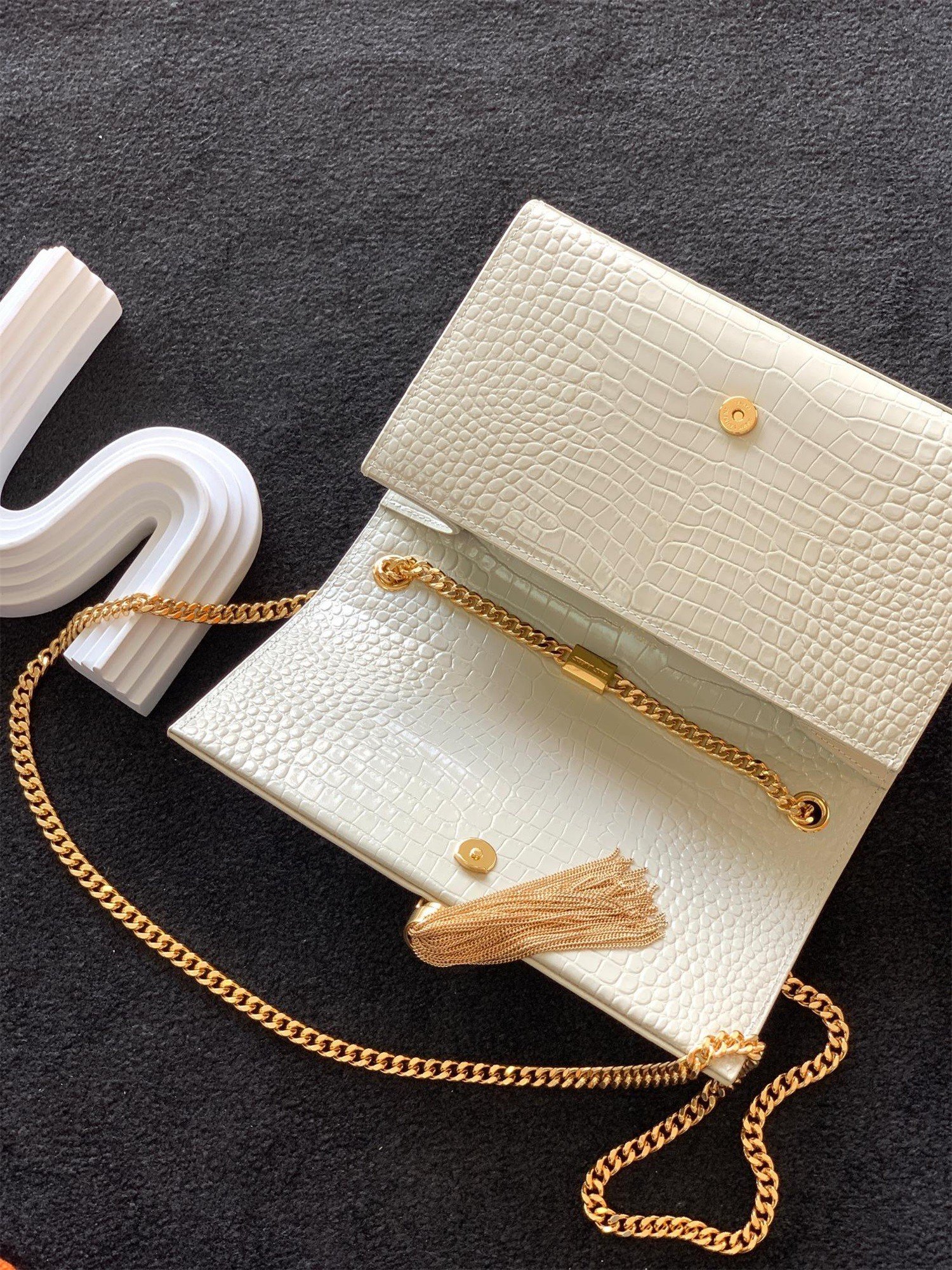 Saint Laurent Kate Medium Tassel Bag In White Crocodile-embossed Leather