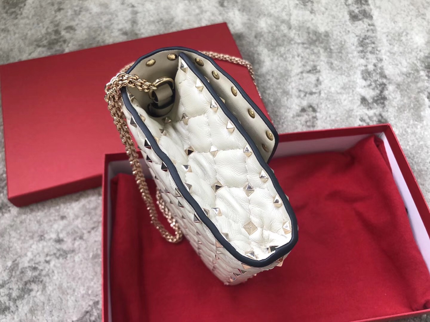 Valentino Rockstud Spike Crossbody Clutch Bag In White Lambskin