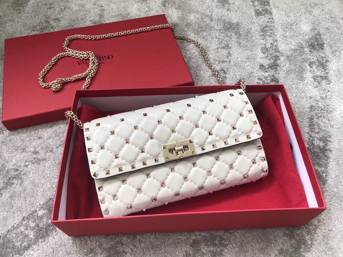 Valentino Rockstud Spike Crossbody Clutch Bag In White Lambskin