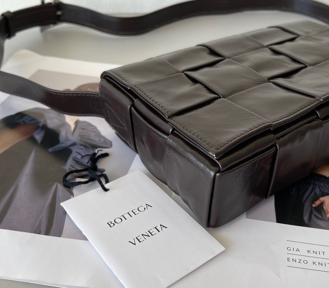 Bottega Veneta Cassette Bag In Fondant Wrinkled Intreccio Calfskin