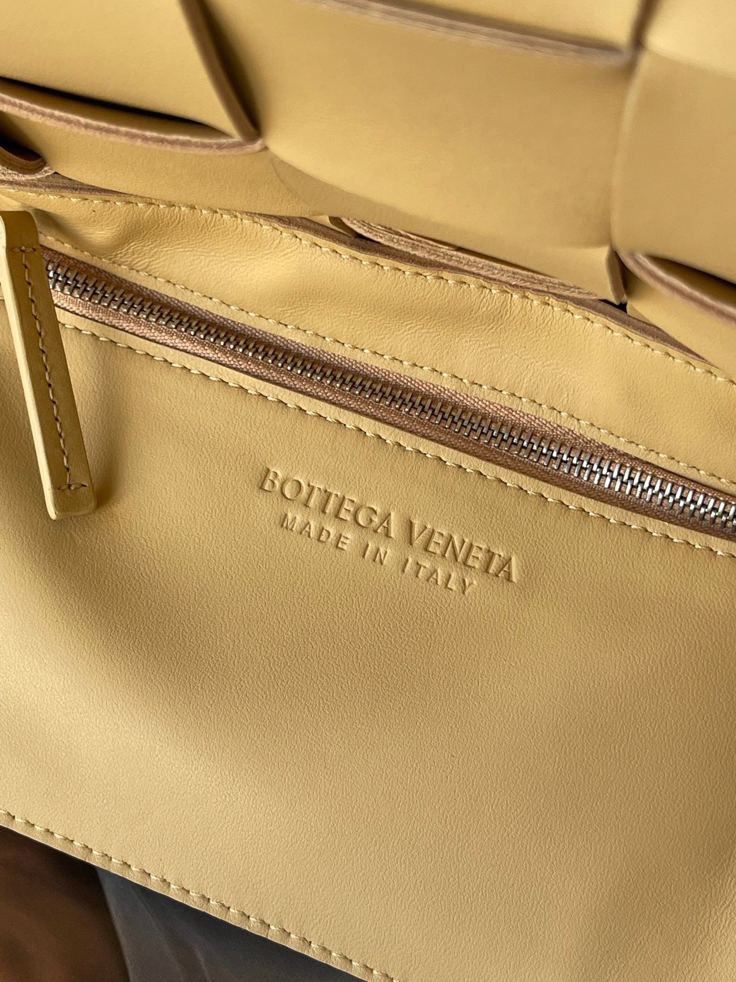 Bottega Veneta Cassette Bag In Almond Intreccio Lambskin