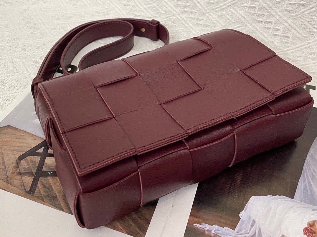 Bottega Veneta Cassette Bag In Bordeaux Intreccio Lambskin