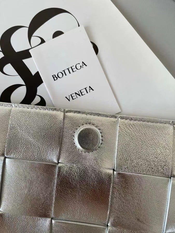 Bottega Veneta Cassette Bag In Silver Intreccio Lambskin