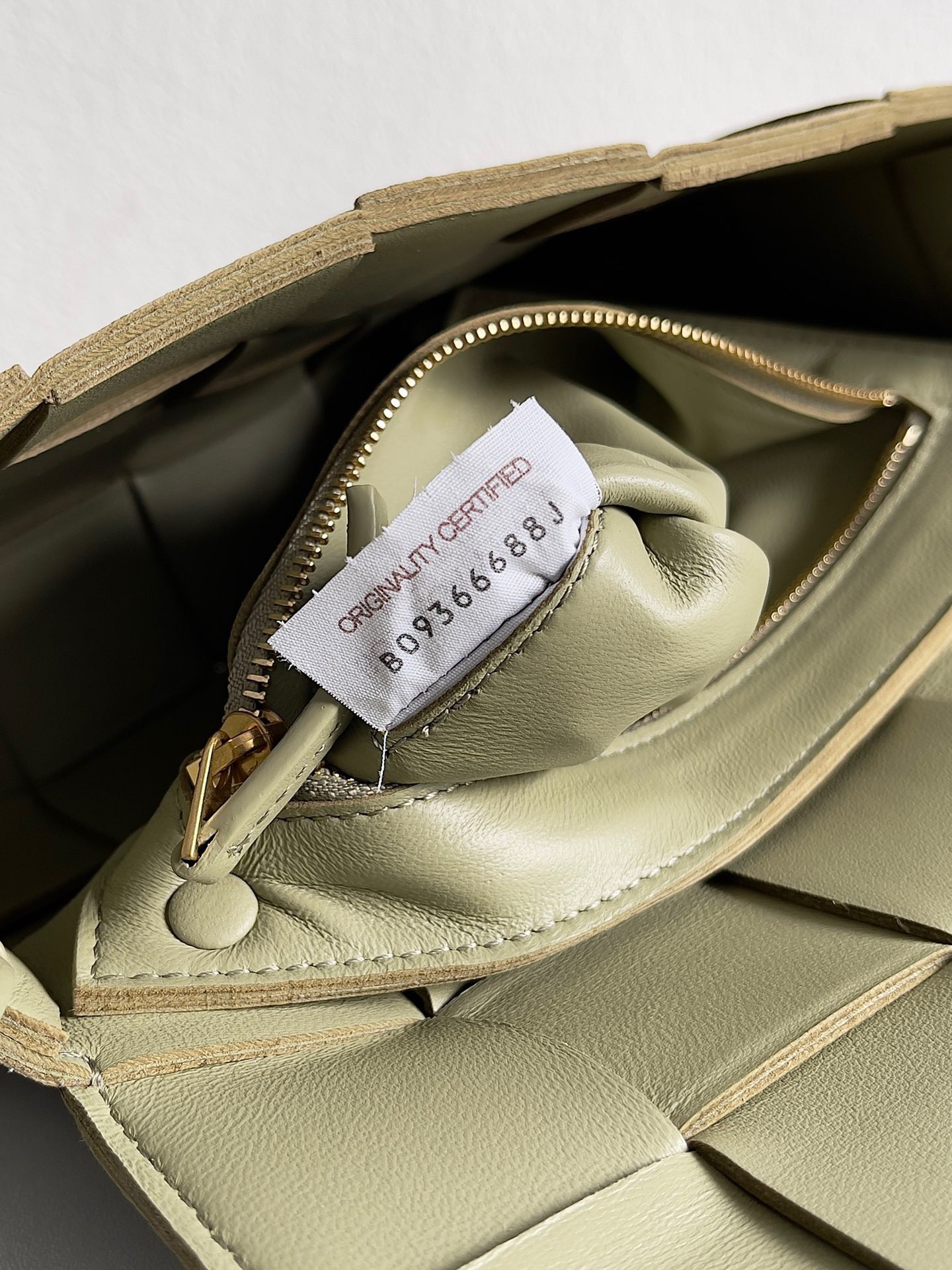 Bottega Veneta Cassett Bag In Travertine Intreccio Lambskin