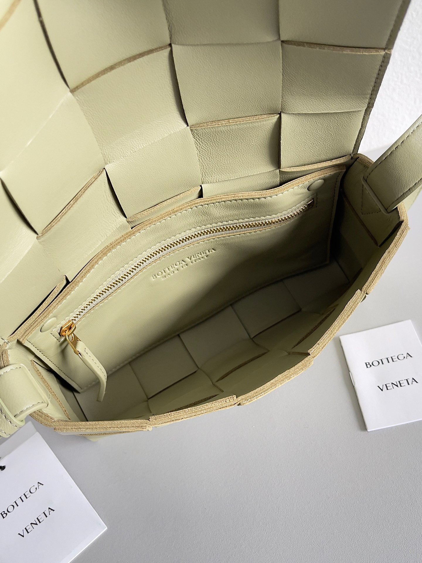 Bottega Veneta Cassett Bag In Travertine Intreccio Lambskin