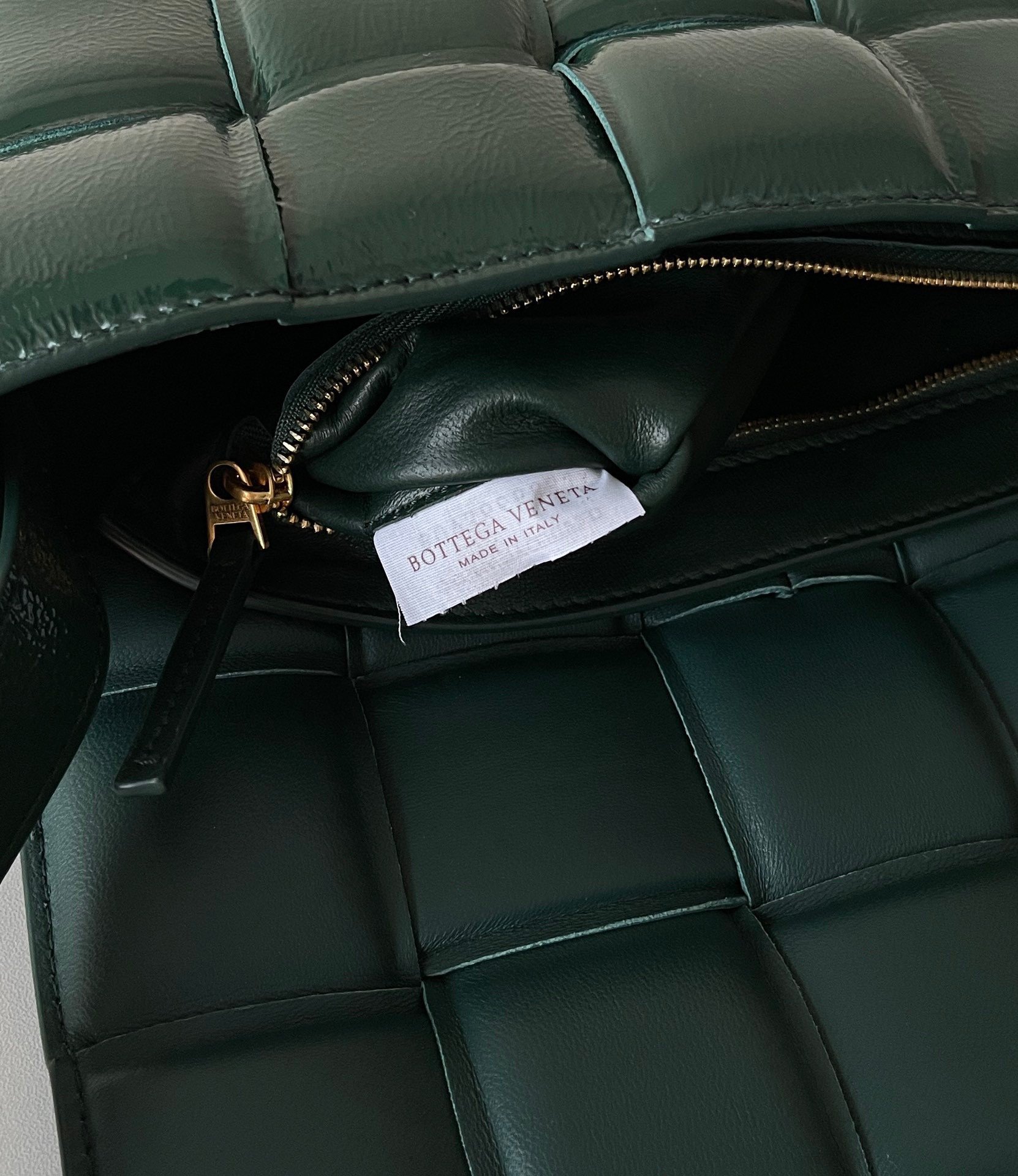 Bottega Veneta Padded Cassette Bag In Green Intrecciato Deerskin