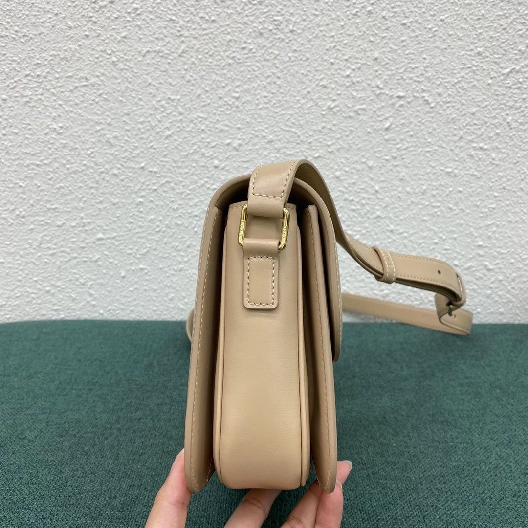 Celine Triomphe Medium Bag In Nude Smooth Calfskin