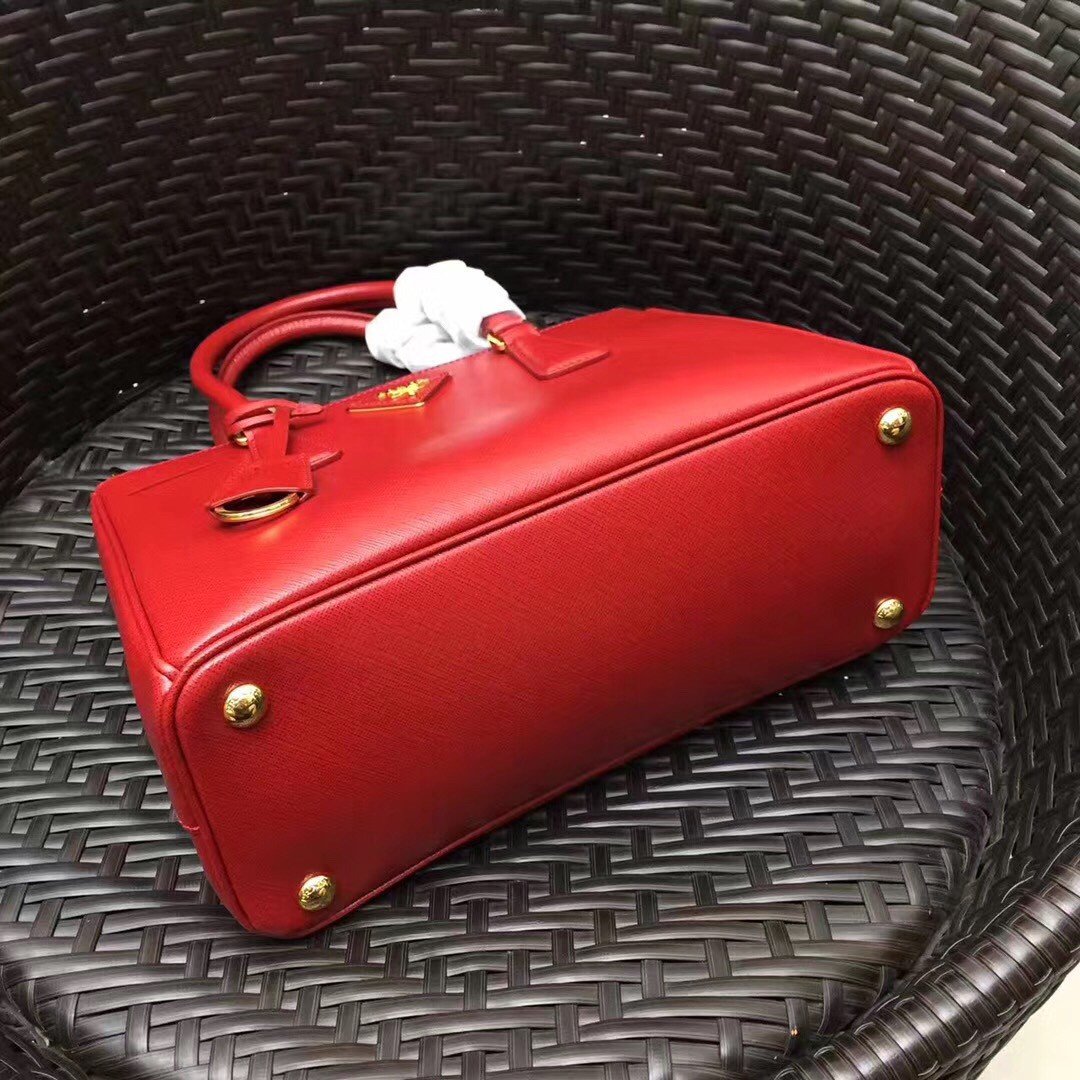 Prada Galleria Medium Bag In Red Saffiano Leather