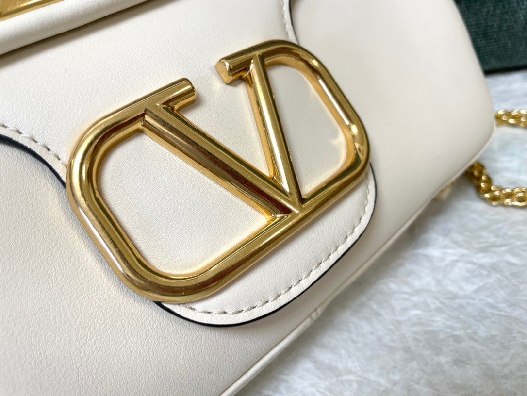 Valentino Stud Sign Shoulder Bag In White Nappa Leather