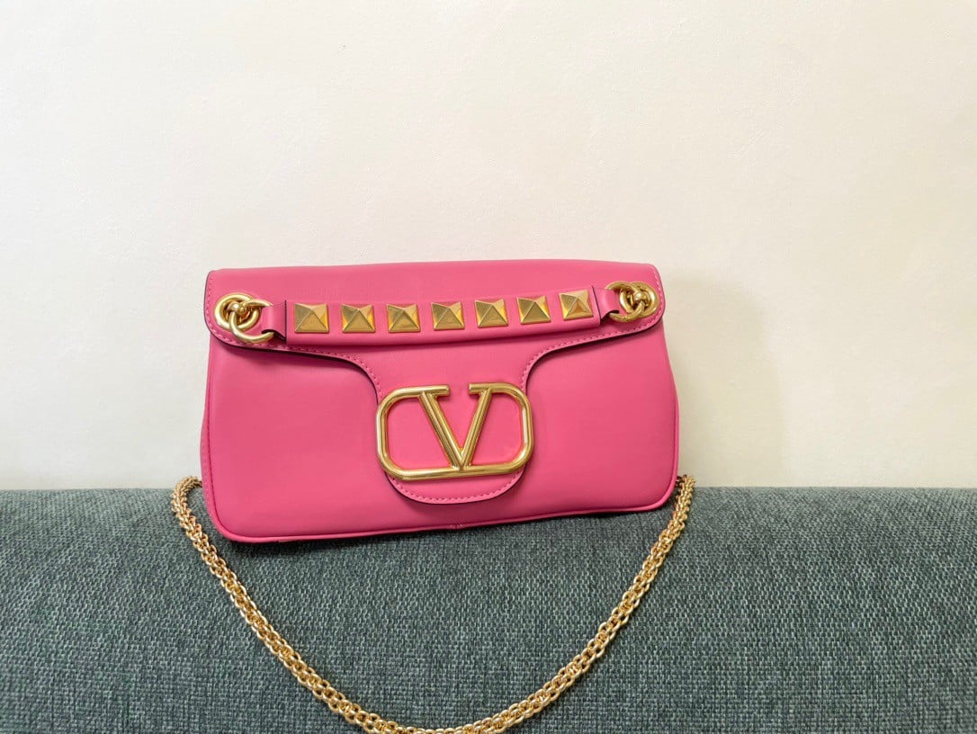 Valentino Stud Sign Shoulder Bag In Pink Nappa Leather