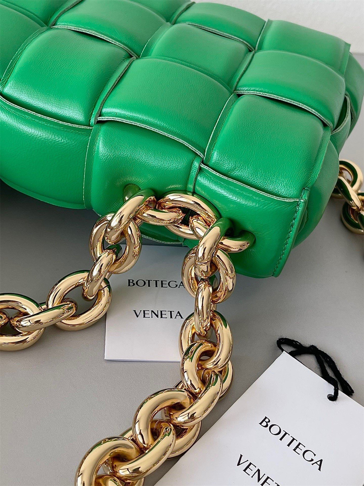 Bottega Veneta Chain Cassette Bag In Parakeet Intrecciato Lambskin