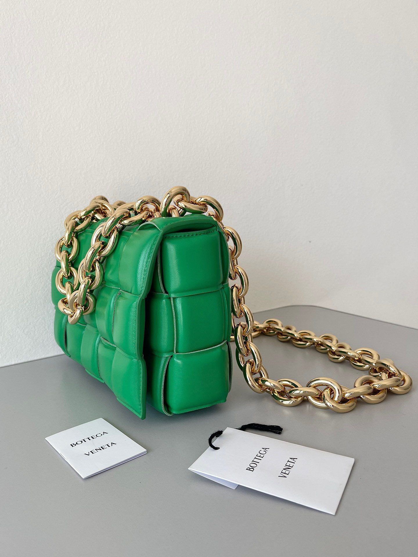 Bottega Veneta Chain Cassette Bag In Parakeet Intrecciato Lambskin