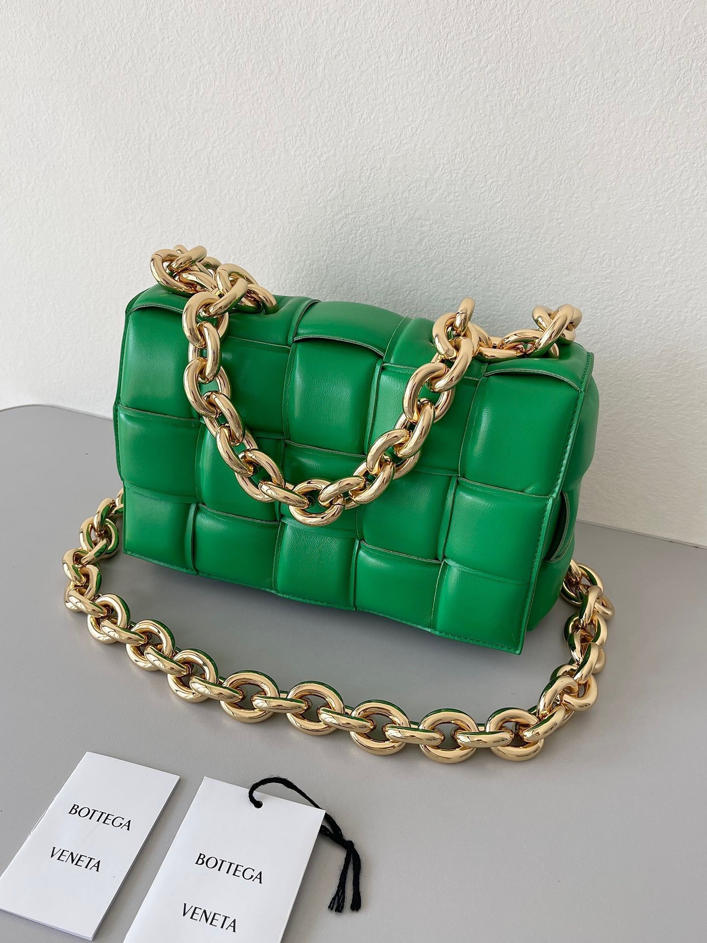 Bottega Veneta Chain Cassette Bag In Parakeet Intrecciato Lambskin