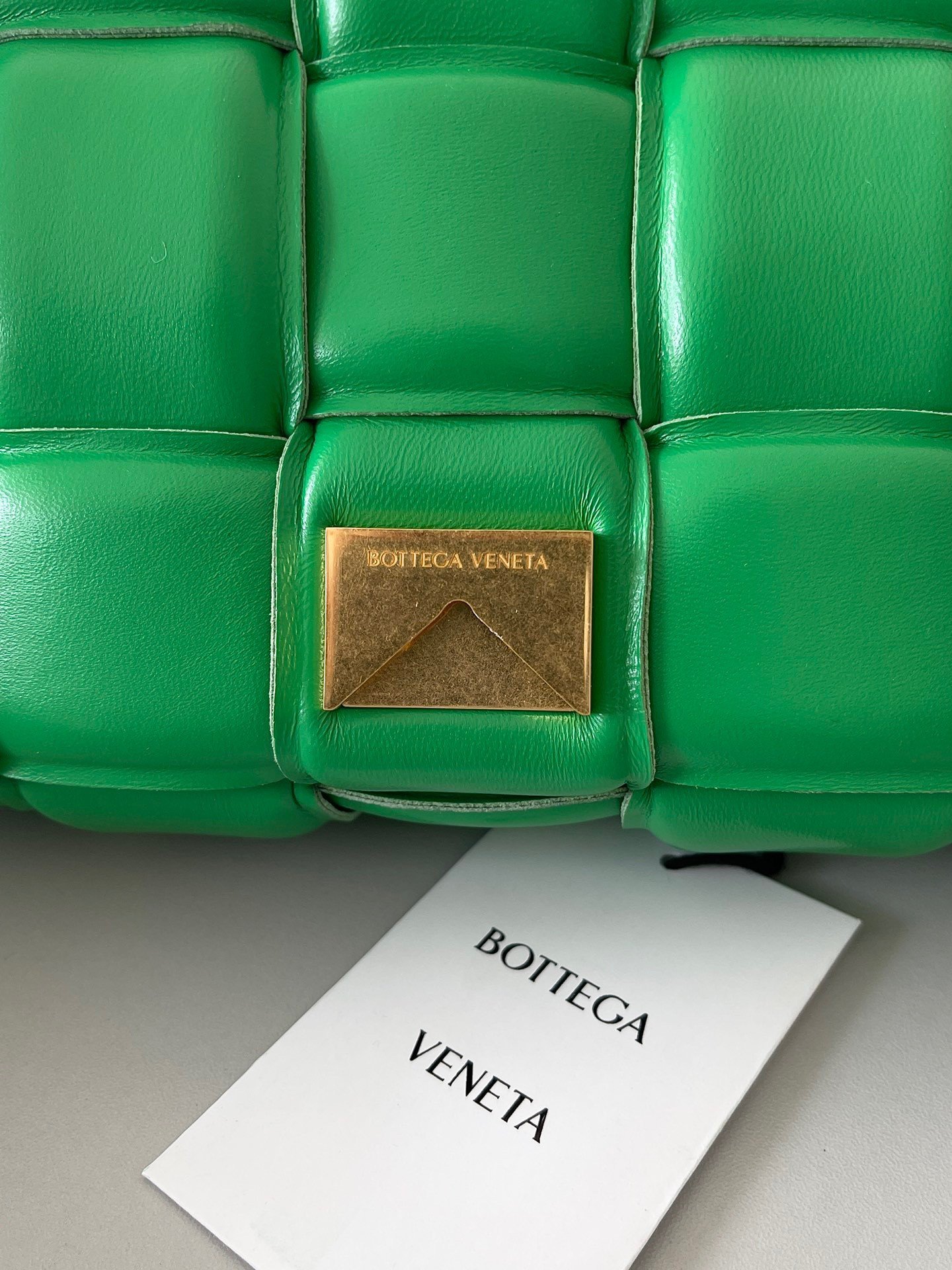 Bottega Veneta Chain Cassette Bag In Parakeet Intrecciato Lambskin