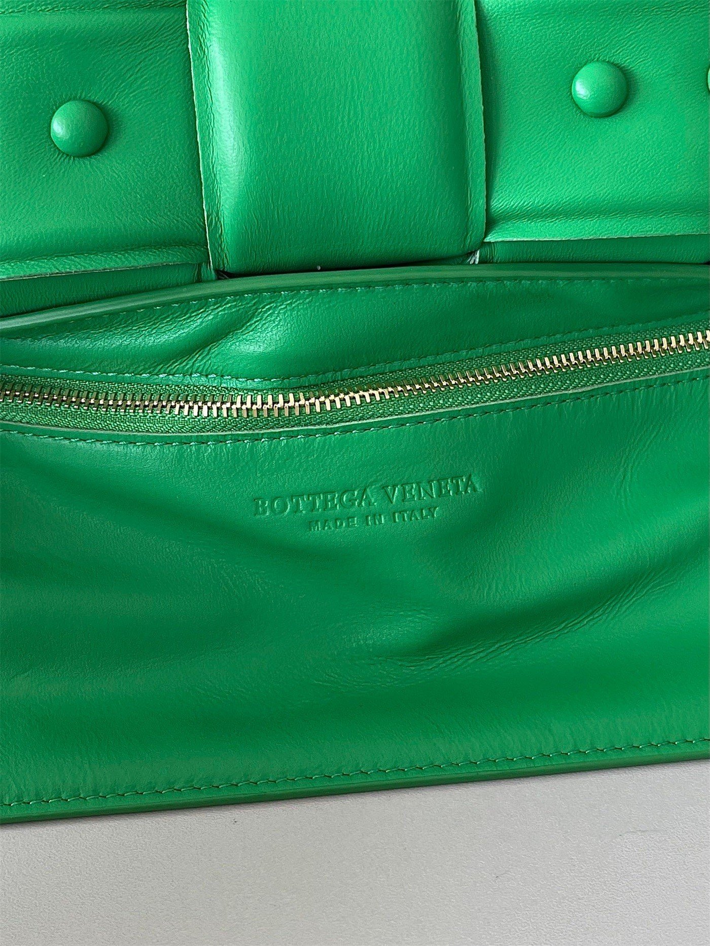 Bottega Veneta Chain Cassette Bag In Parakeet Intrecciato Lambskin