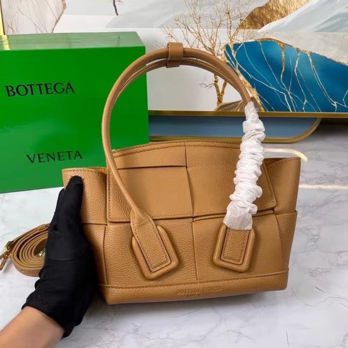 Bottega Veneta Arco Mini Bag In Caramel Grained Leather