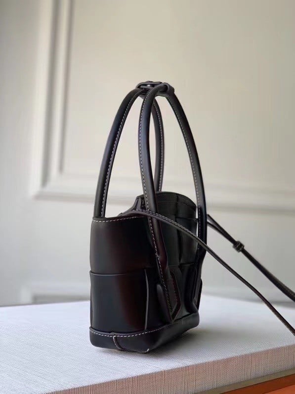 Bottega Veneta Arco Mini Bag In Black Intrecciato Calfskin