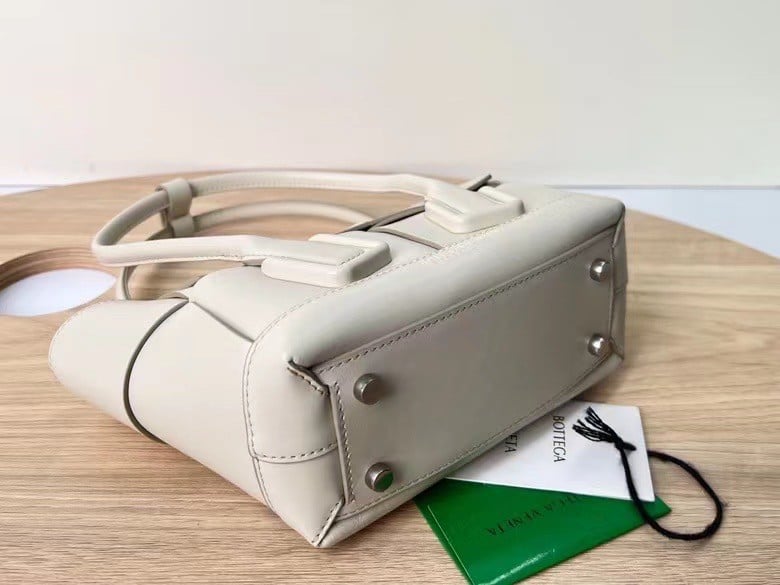 Bottega Veneta Arco Mini Bag In White Intrecciato Calfskin