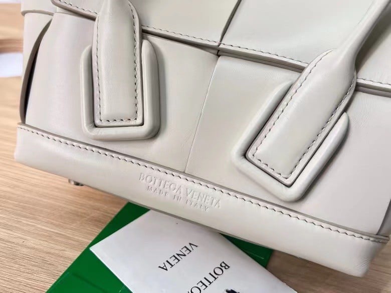 Bottega Veneta Arco Mini Bag In White Intrecciato Calfskin