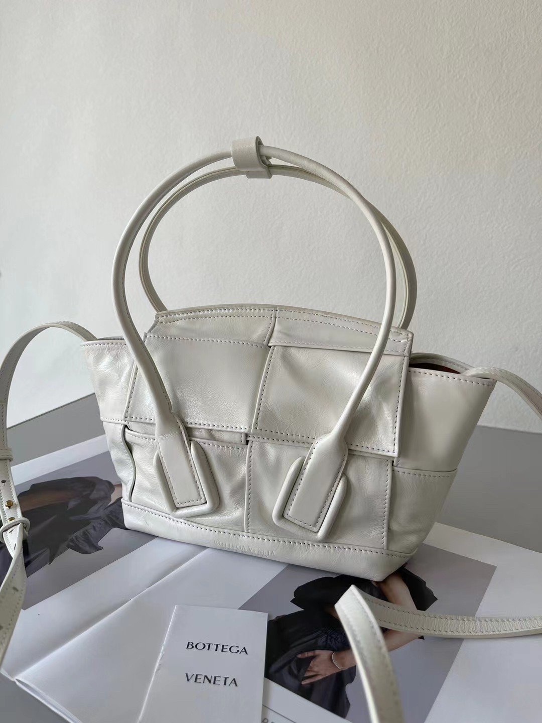 Bottega Veneta Arco Mini Bag In White Intrecciato Leather