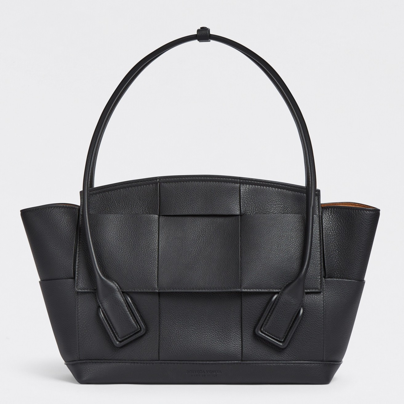 Bottega Veneta Arco Medium Bag In Black Grained Leather