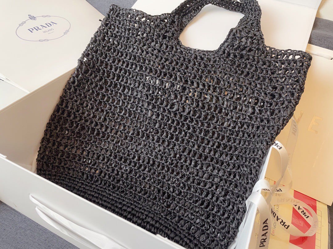 Prada Large Tote Bag In Black Woven Raffia