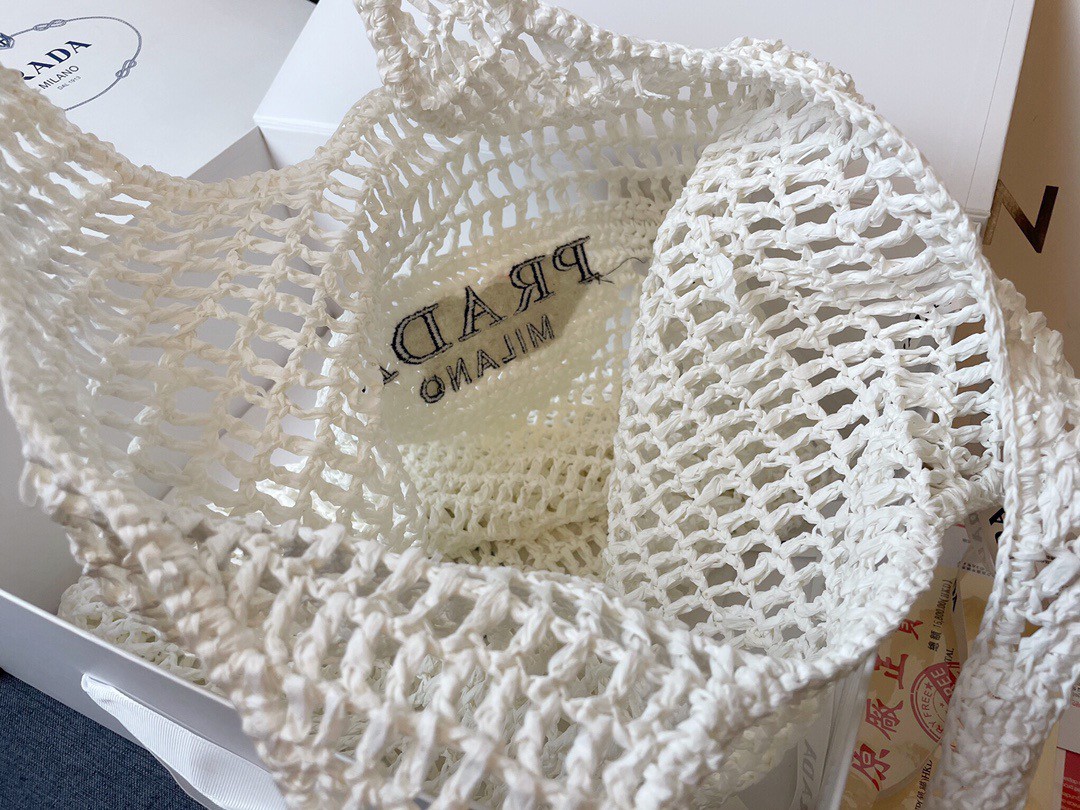 Prada Large Tote Bag In White Woven Raffia