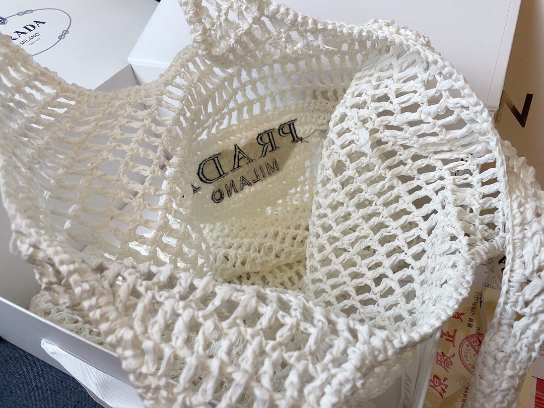 Prada Large Tote Bag In White Woven Raffia