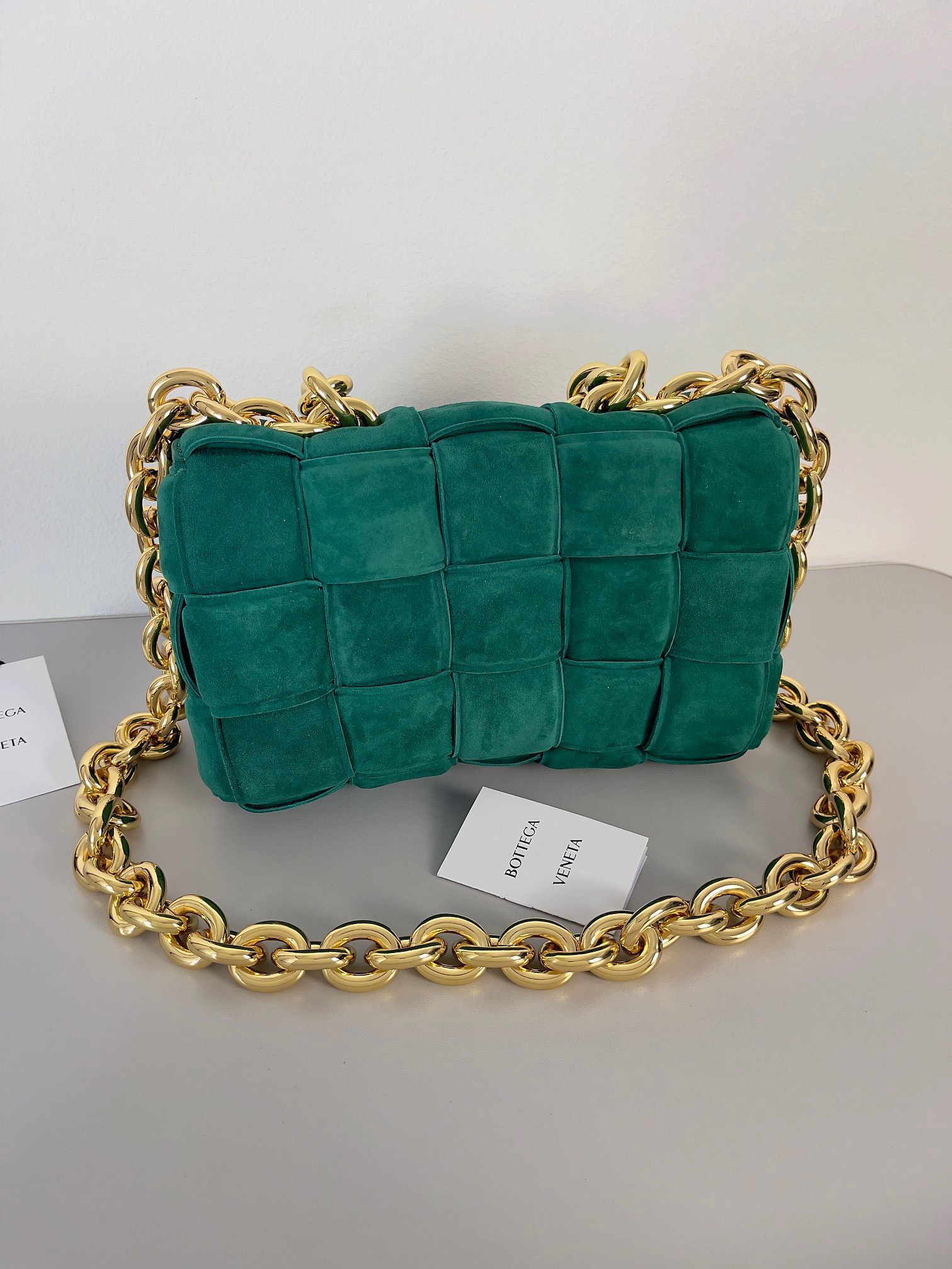 Bottega Veneta Chain Cassette Bag In Green Intrecciato Suede Calfskin