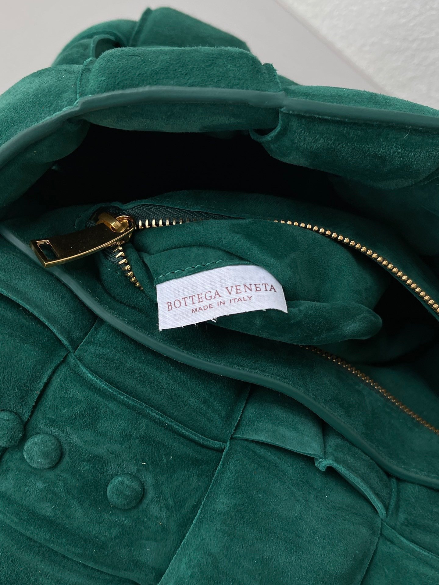 Bottega Veneta Chain Cassette Bag In Green Intrecciato Suede Calfskin