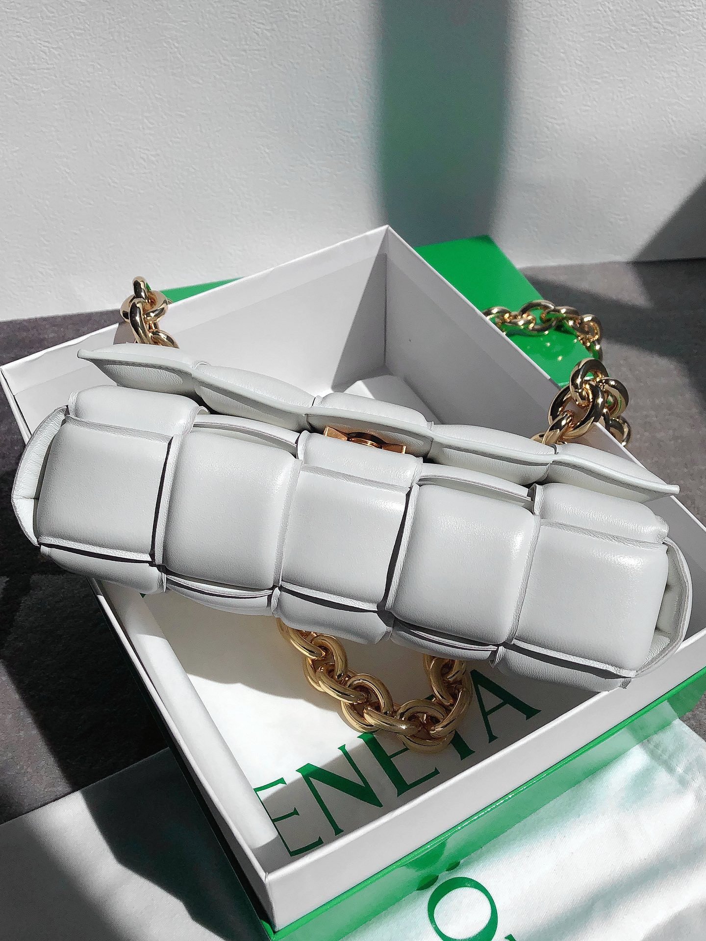 Bottega Veneta Chain Cassette Bag In White Intrecciato Lambskin