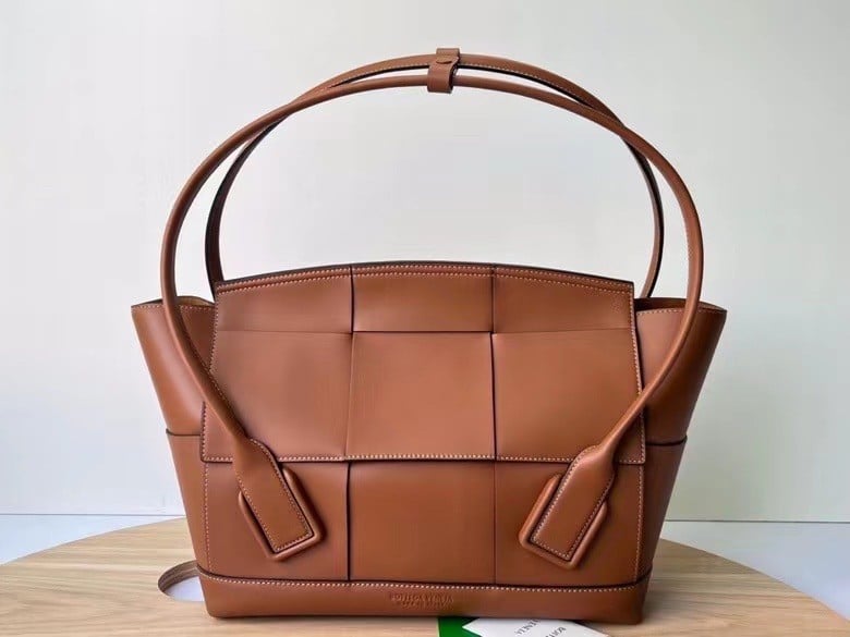 Bottega Veneta Arco Medium Bag In Caramel Intrecciato Calfskin