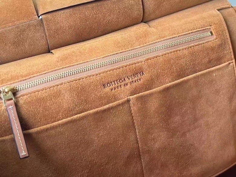 Bottega Veneta Arco Medium Bag In Caramel Intrecciato Calfskin