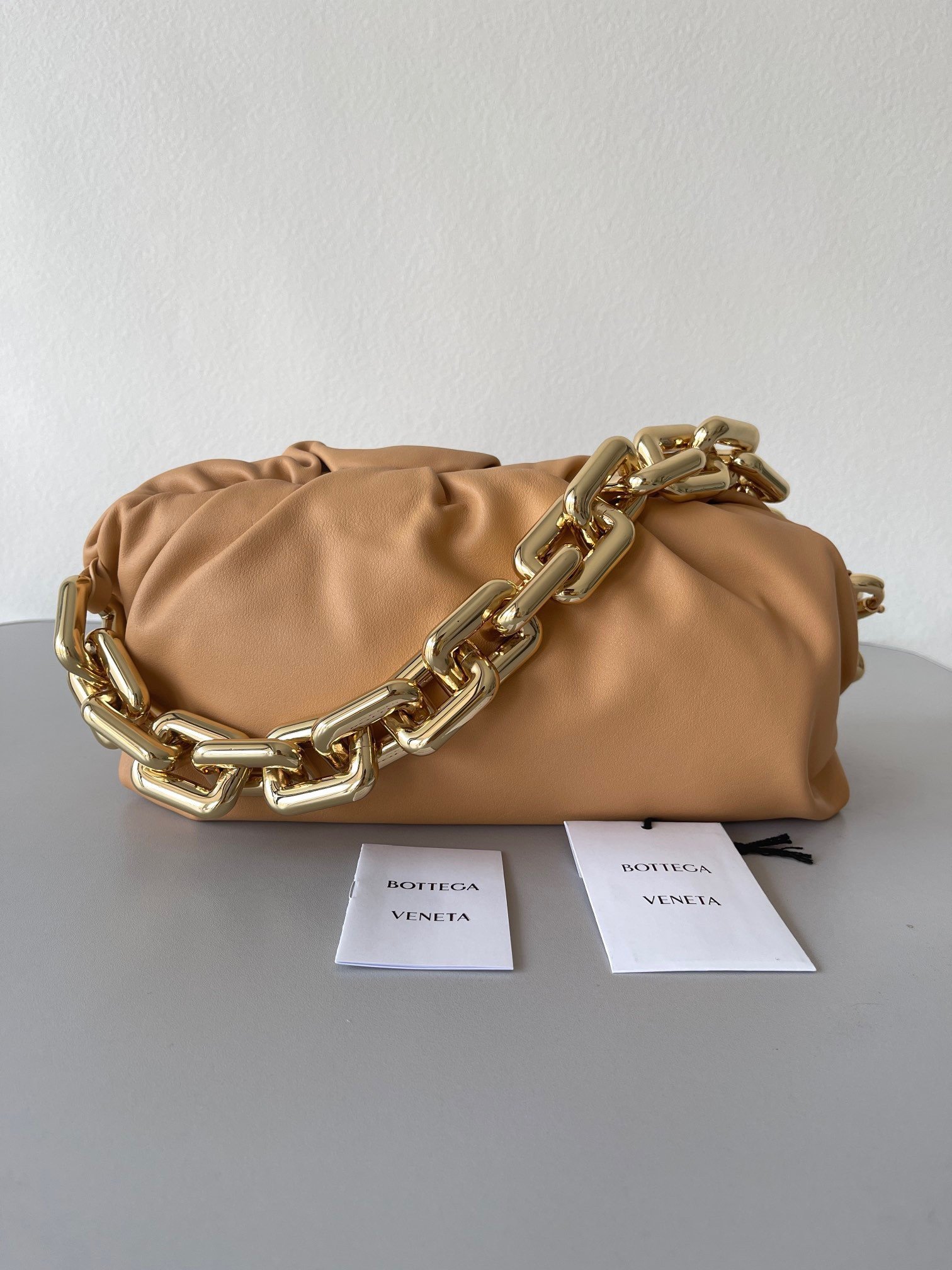 Bottega Veneta The Chain Pouch Bag In Almond Calfskin