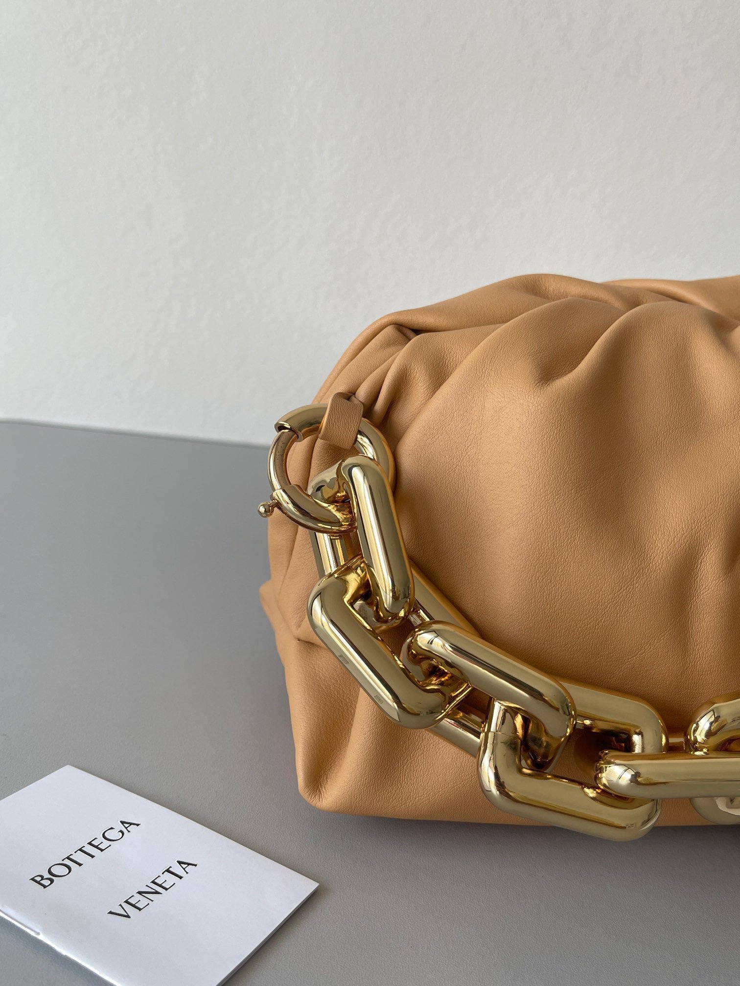 Bottega Veneta The Chain Pouch Bag In Almond Calfskin