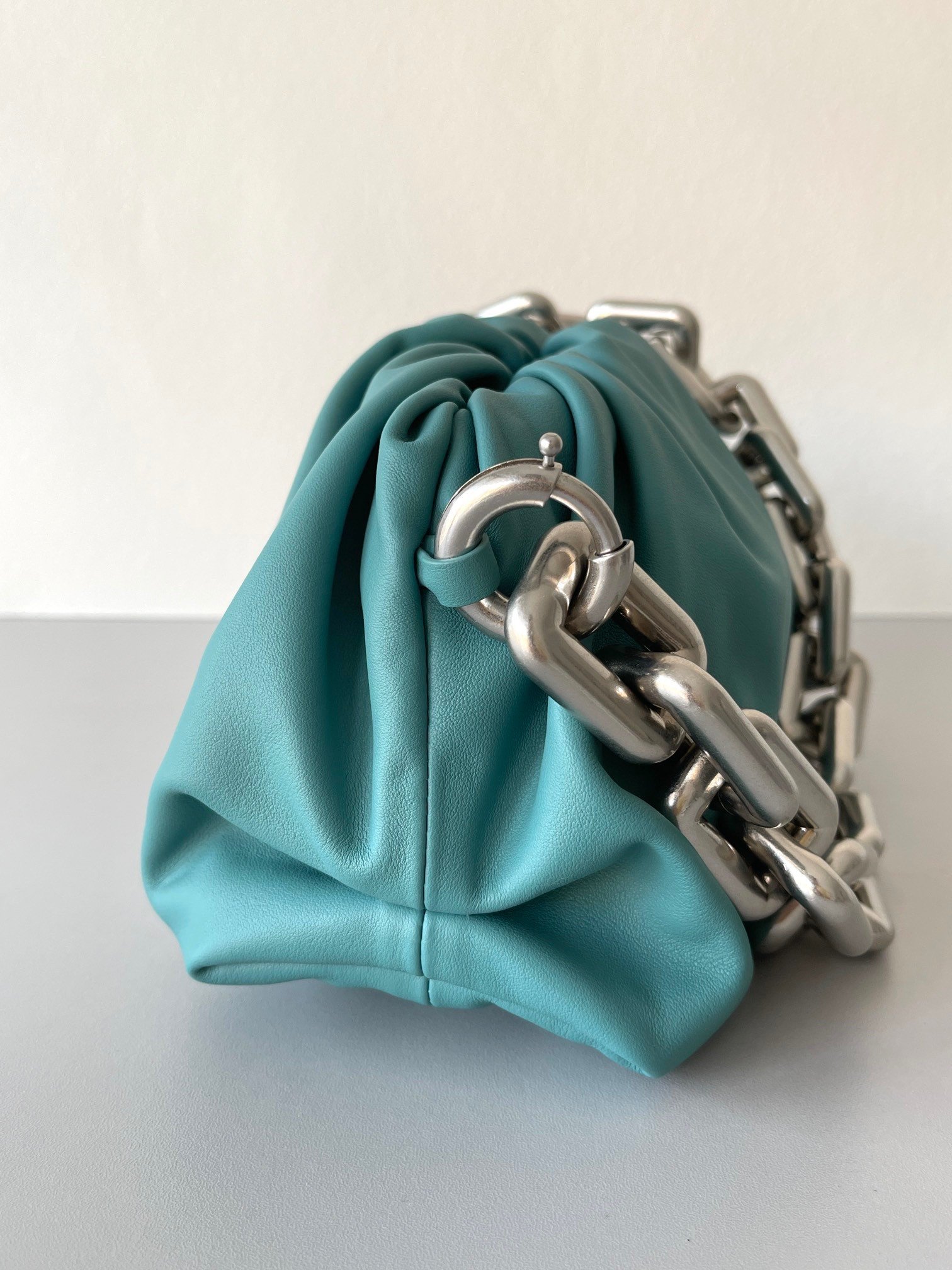 Bottega Veneta The Chain Pouch Bag In Lake Green Calfskin