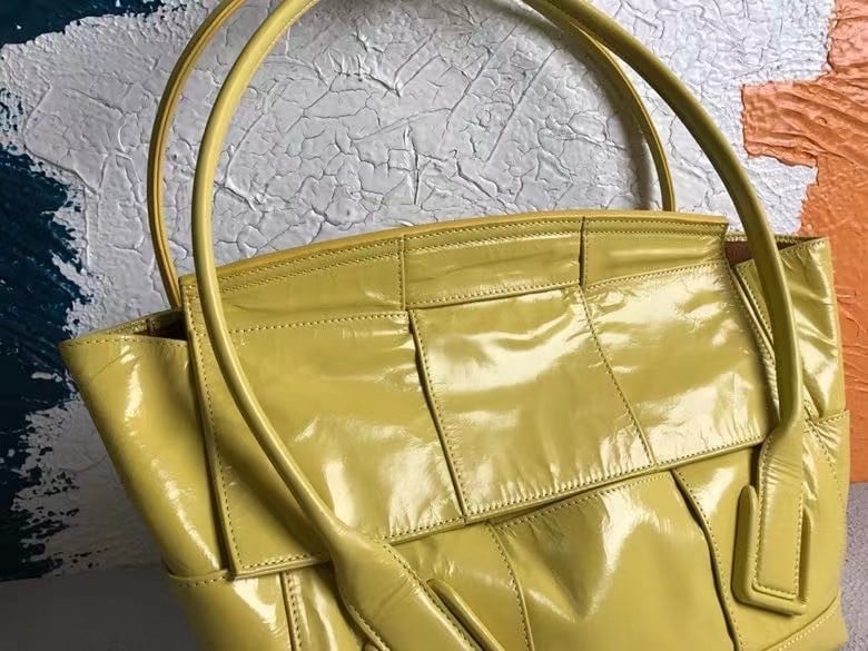 Bottega Veneta Arco Medium Bag In Yellow Intrecciato Leather