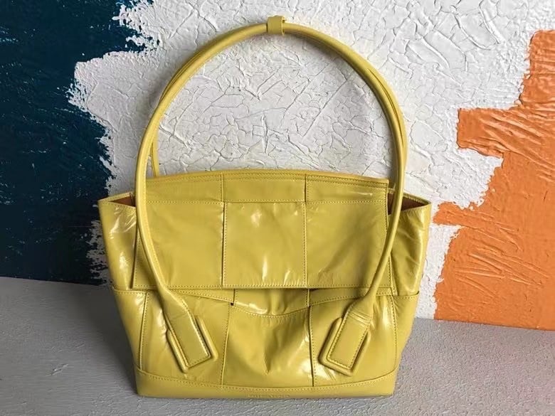 Bottega Veneta Arco Medium Bag In Yellow Intrecciato Leather