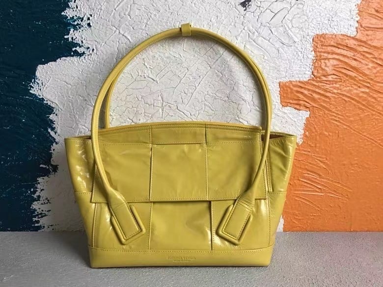 Bottega Veneta Arco Medium Bag In Yellow Intrecciato Leather