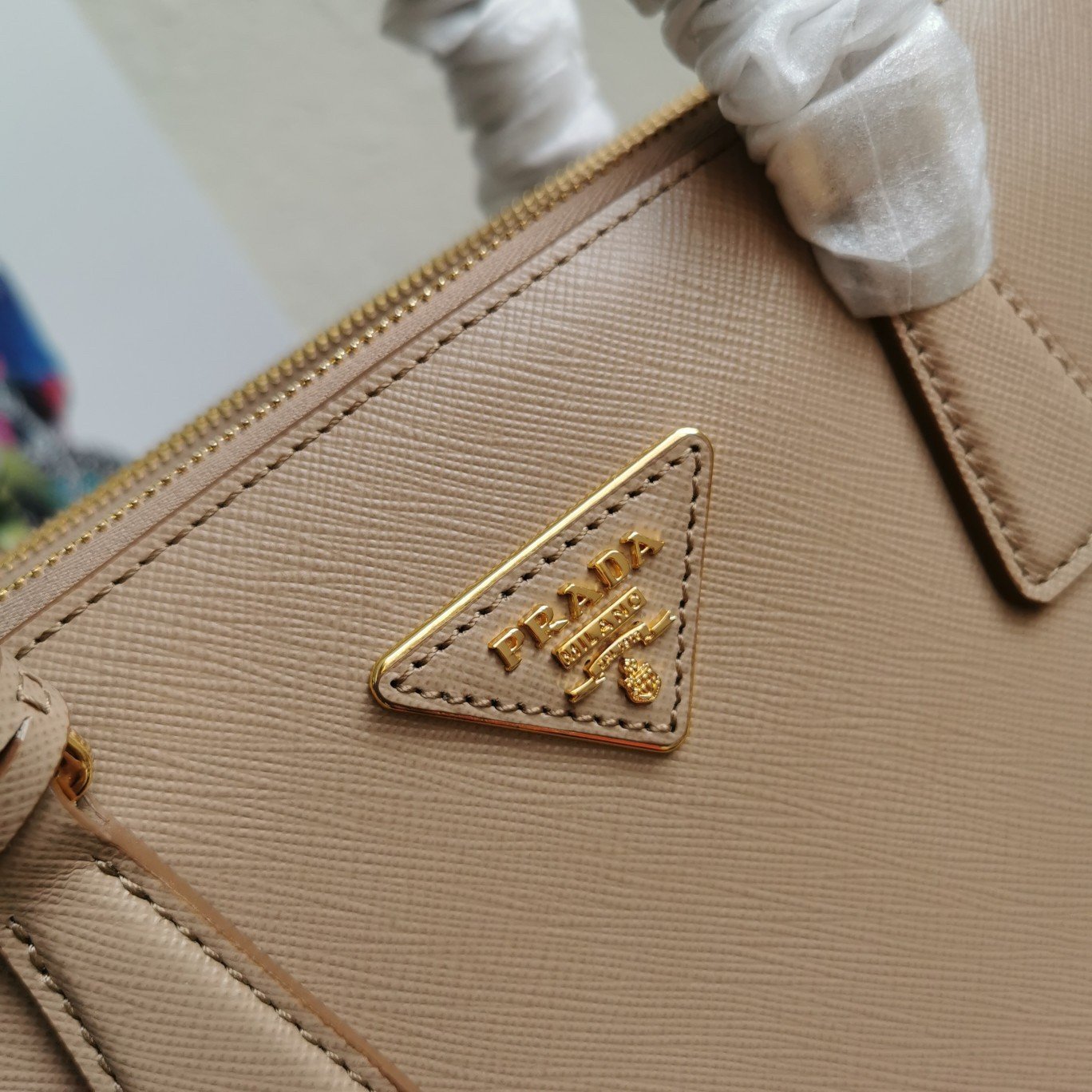 Prada Galleria Medium Bag In Beige Saffiano Leather