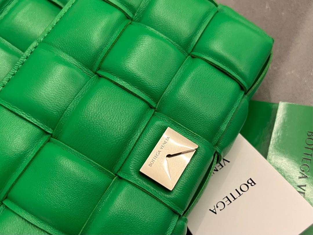 Bottega Veneta Small Padded Cassette Bag In Parakeet Lambskin