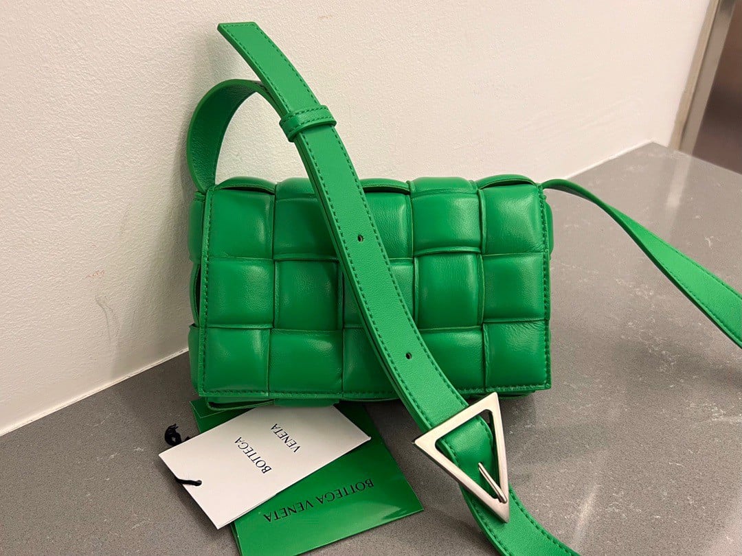 Bottega Veneta Small Padded Cassette Bag In Parakeet Lambskin