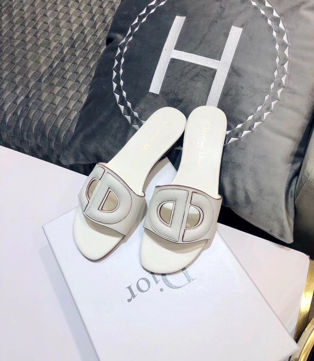 Dior Women's D-Club Slides In White Calfskin