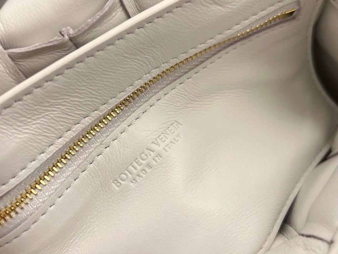 Bottega Veneta Small Padded Cassette Bag In White Lambskin