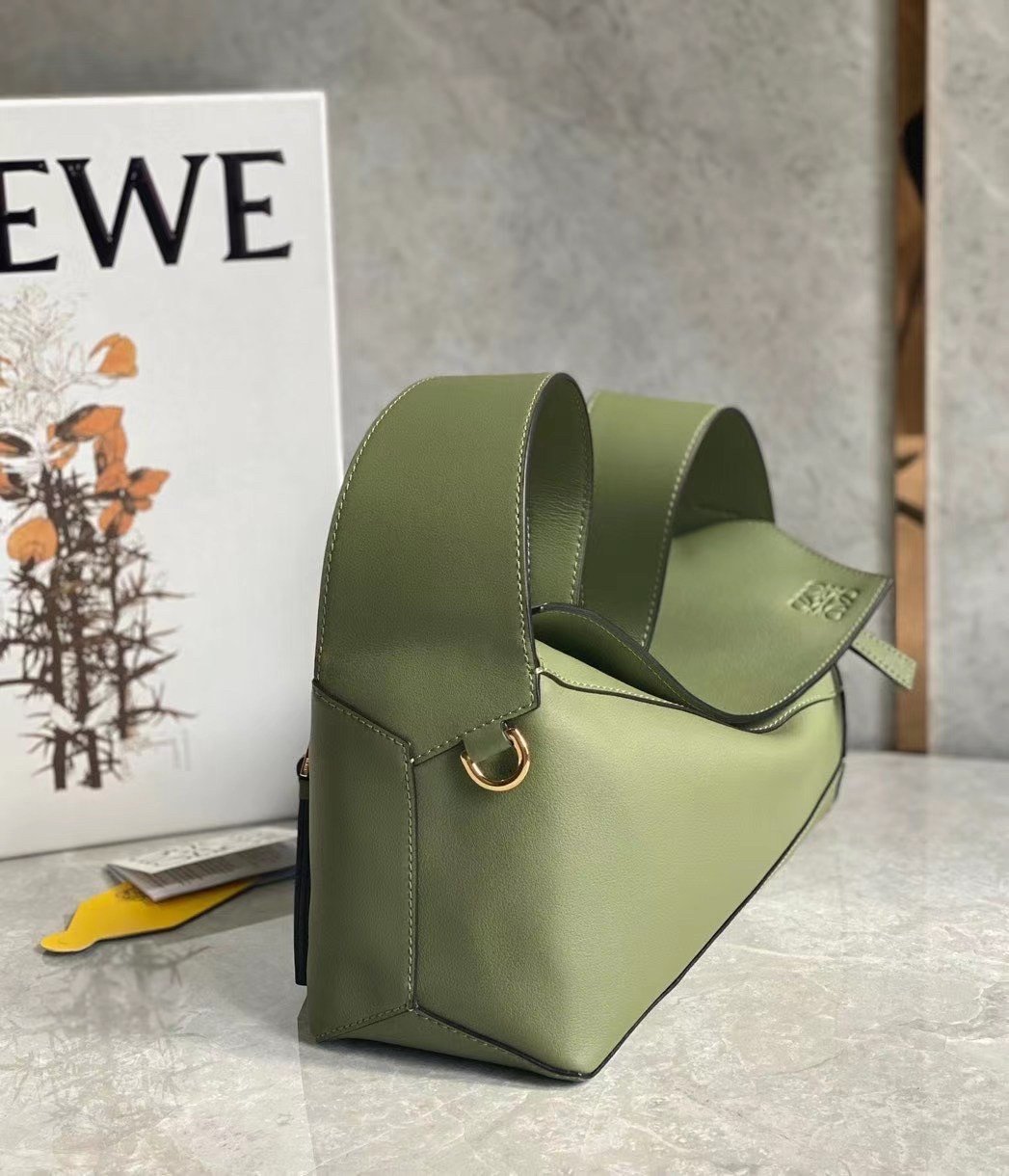 Loewe Puzzle Hobo Bag In Green Nappa Calfskin