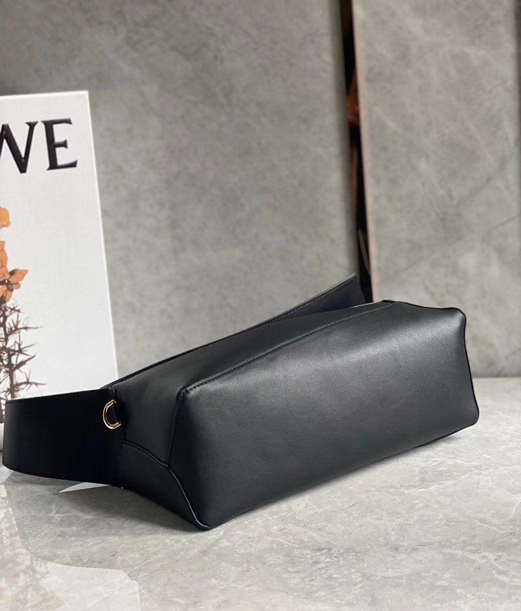 Loewe Puzzle Hobo Bag In Black Nappa Calfskin