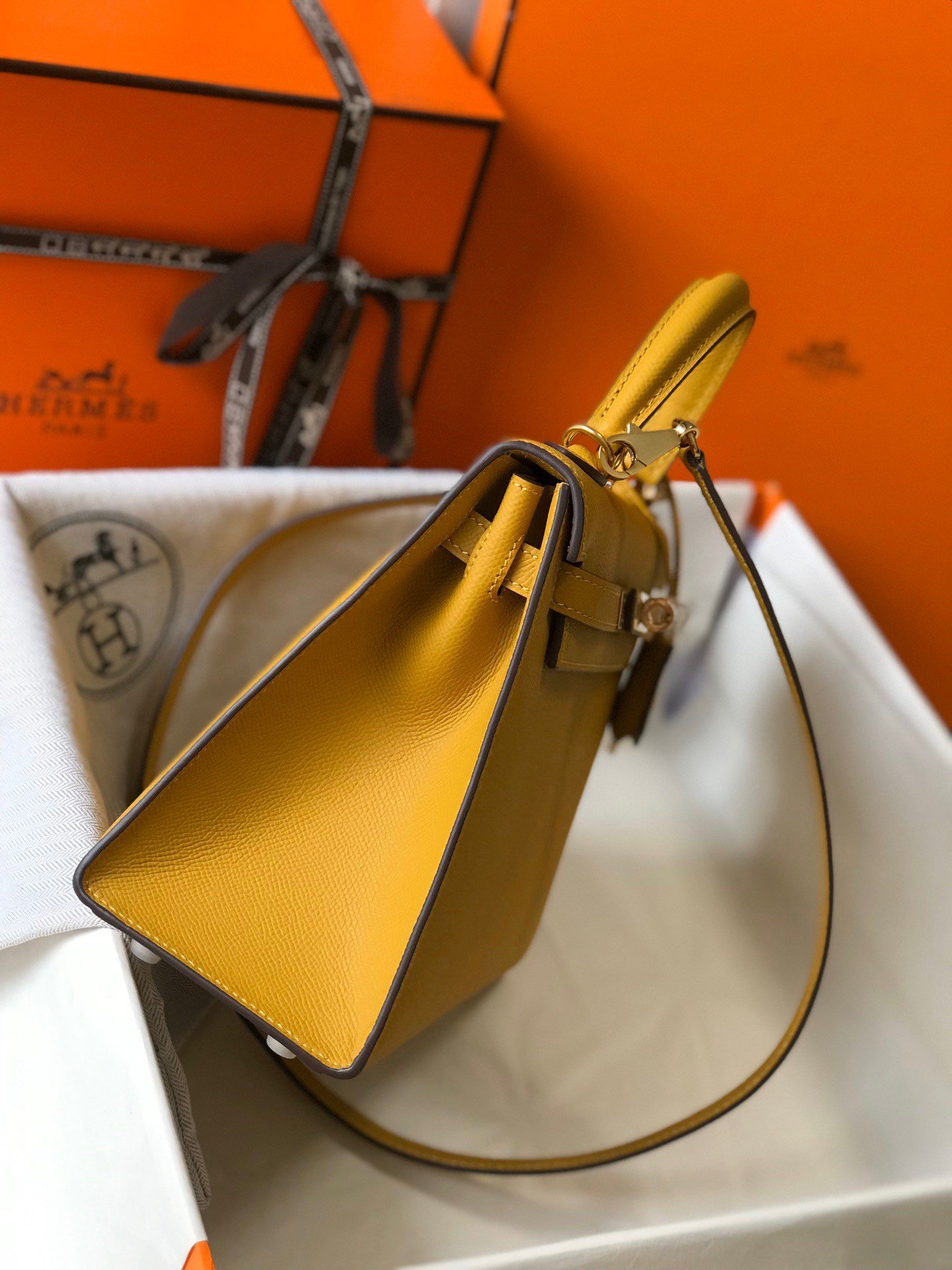 Hermes Kelly 25cm Sellier Bag in Jaune Ambre Epsom Calfskin GHW