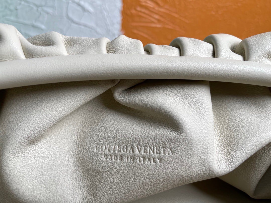 Bottega Veneta Large Pouch Clutch Bag In White Calfskin