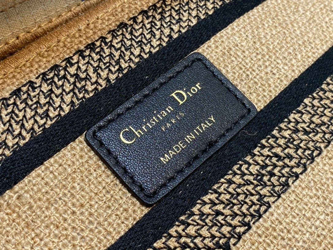 Dior Lady D-Lite Medium Bag In Beige Jute Canvas with Dior Union Motif