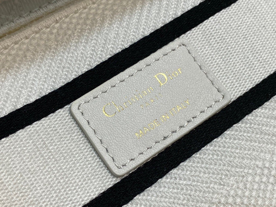 Dior Lady D-Lite Medium Bag In White Cannage Shearling